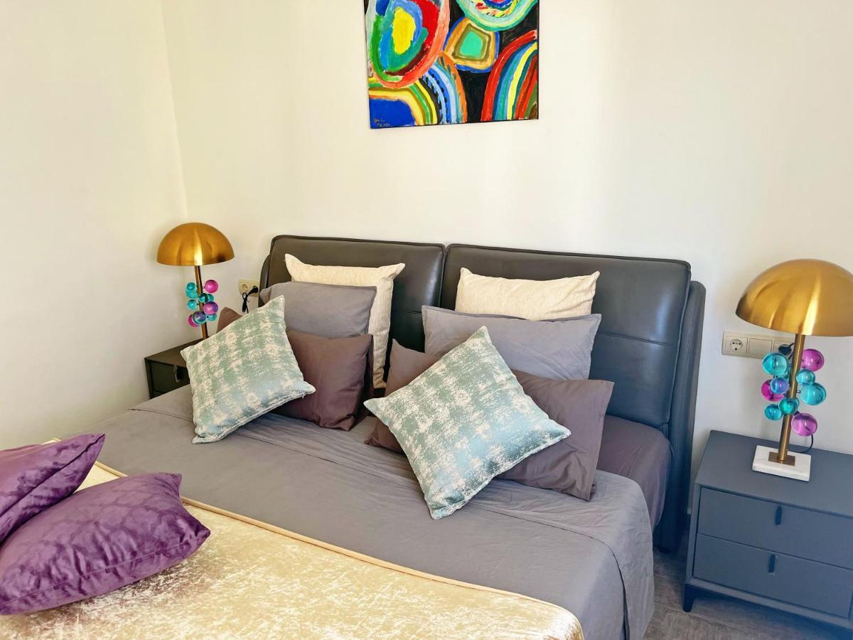 Cheerful Townhouse Center Sitges 5 Bedrooms Pool And Terrace Exterior photo