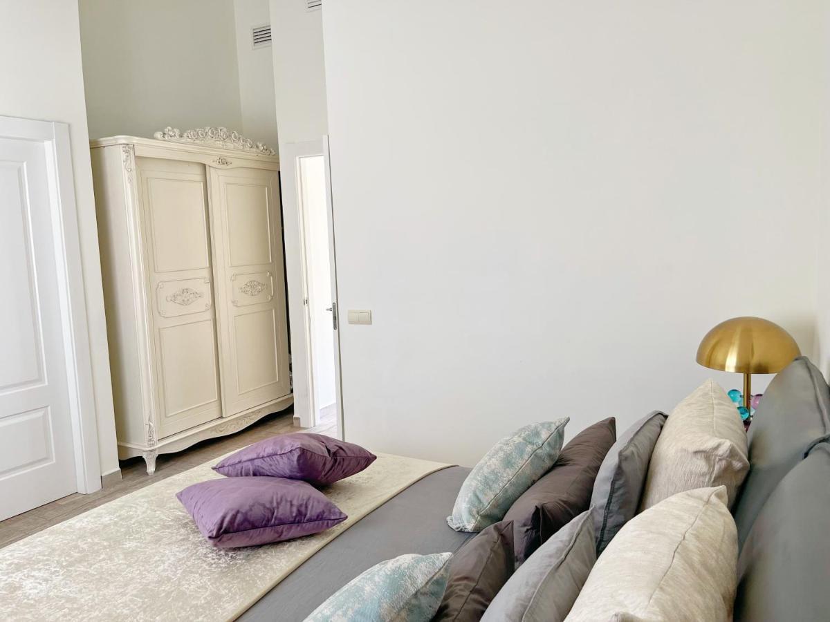 Cheerful Townhouse Center Sitges 5 Bedrooms Pool And Terrace Exterior photo